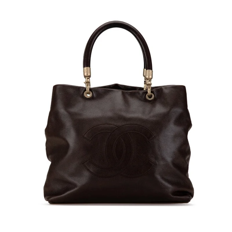 Handle bags with geometric patterns for modernity -Chanel  Caviar Leather Tote Bag (Pre-Owned)