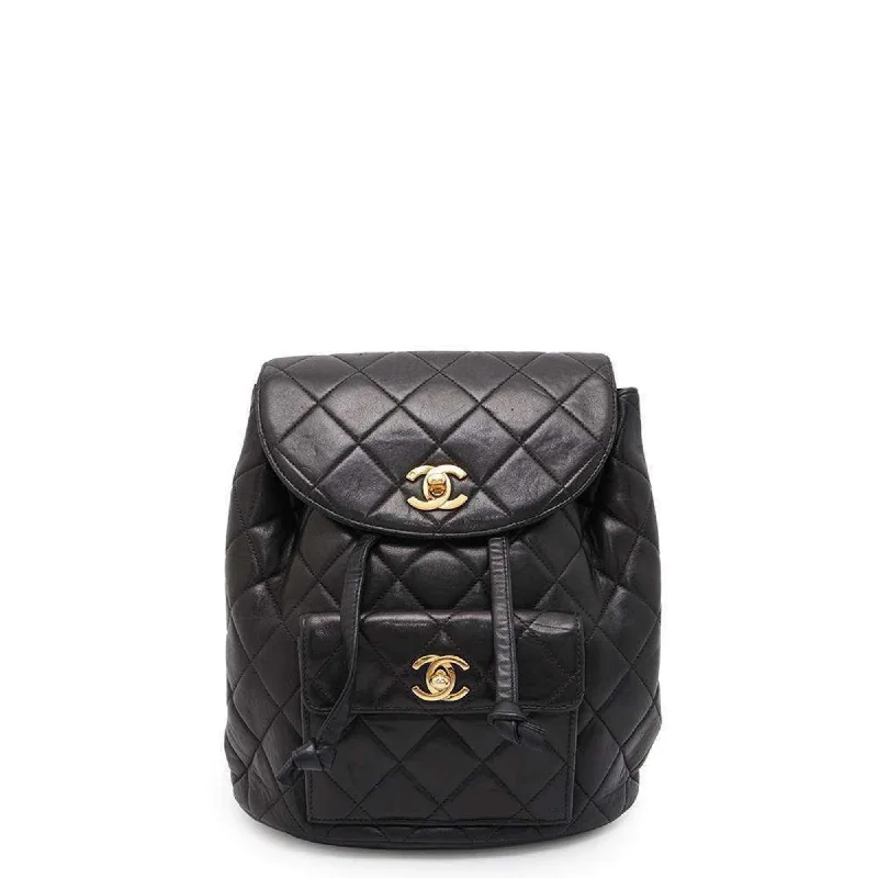 Handle bags with retro logos for charm -Chanel  Leather Backpack (Pre-Owned)