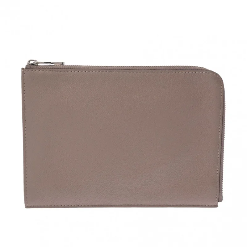 Handle bags with sleek hardware for sophistication -Louis Vuitton  Leather Clutch Bag (Pre-Owned)