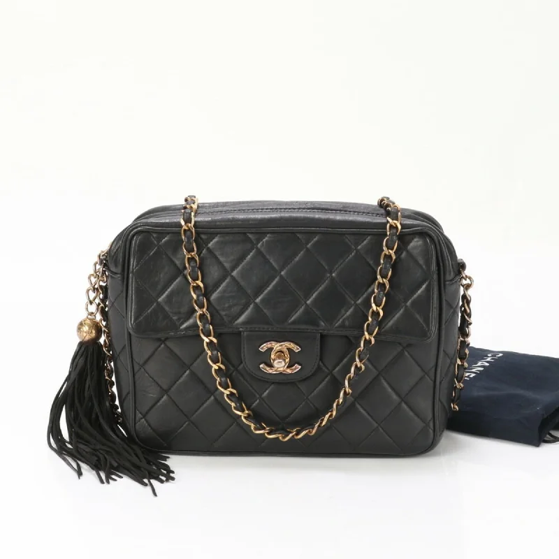 Handle bags with vegan suede for softness -Chanel  Leather Handbag Shoulder Bag Tote Bag (Pre-Owned)