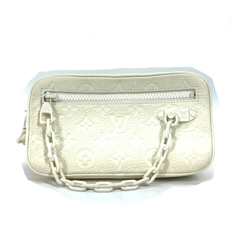 Handle bags with sturdy bases for stability -Louis Vuitton  Other Clutch Bag (Pre-Owned)