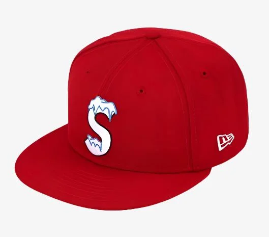 Minimalist mesh cap for airy lightweight feel -Supreme x New Era Fitted Hat 'S Logo' Red (FW20)