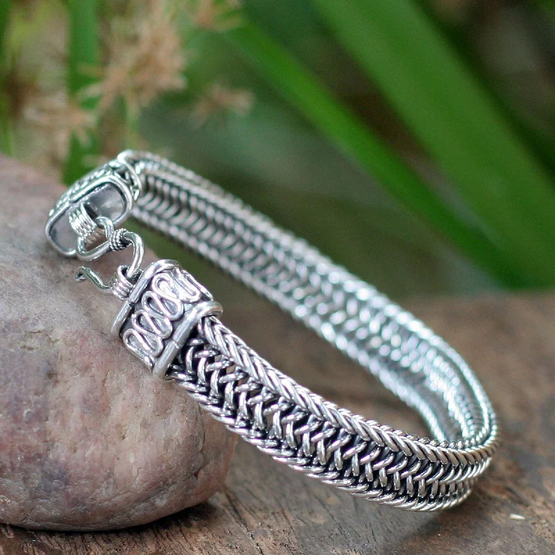 Bangles with chunky designs for statement wear -Kingdom Men's Silver Woven Chain Bracelet