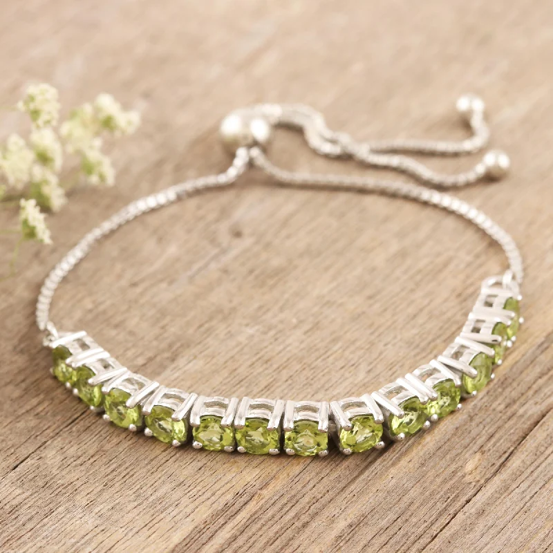 Bangles with interlocking links for uniqueness -Sunbathe in Green Rhodium-Plated Peridot Pendant Bracelet