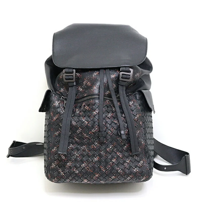 Handle bags with hidden pockets for security -Bottega Veneta   Color  Leather Backpack (Pre-Owned)