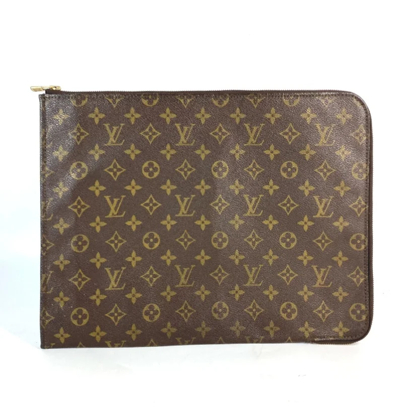 Handle bags with soft leather for luxury -Louis Vuitton  Monogram Monogram Clutch Bag Pouch (Pre-Owned)