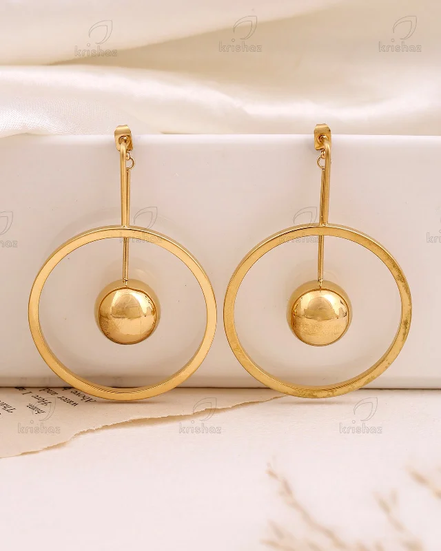 Best hoop earrings with gold for a luxurious and timeless look-Opera Fashionable Dangler