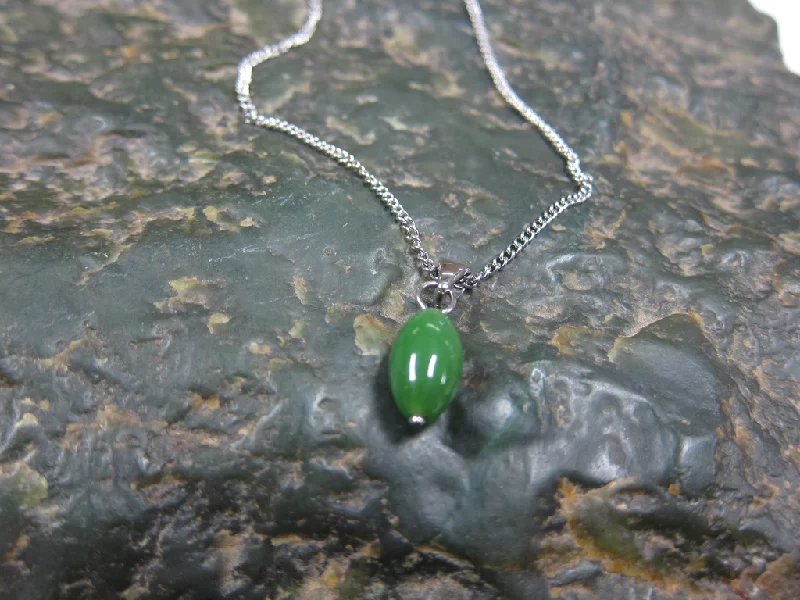 Stunning necklaces and pendants with amethyst gemstones for a calming effect-Jade Rice Bead Pendant